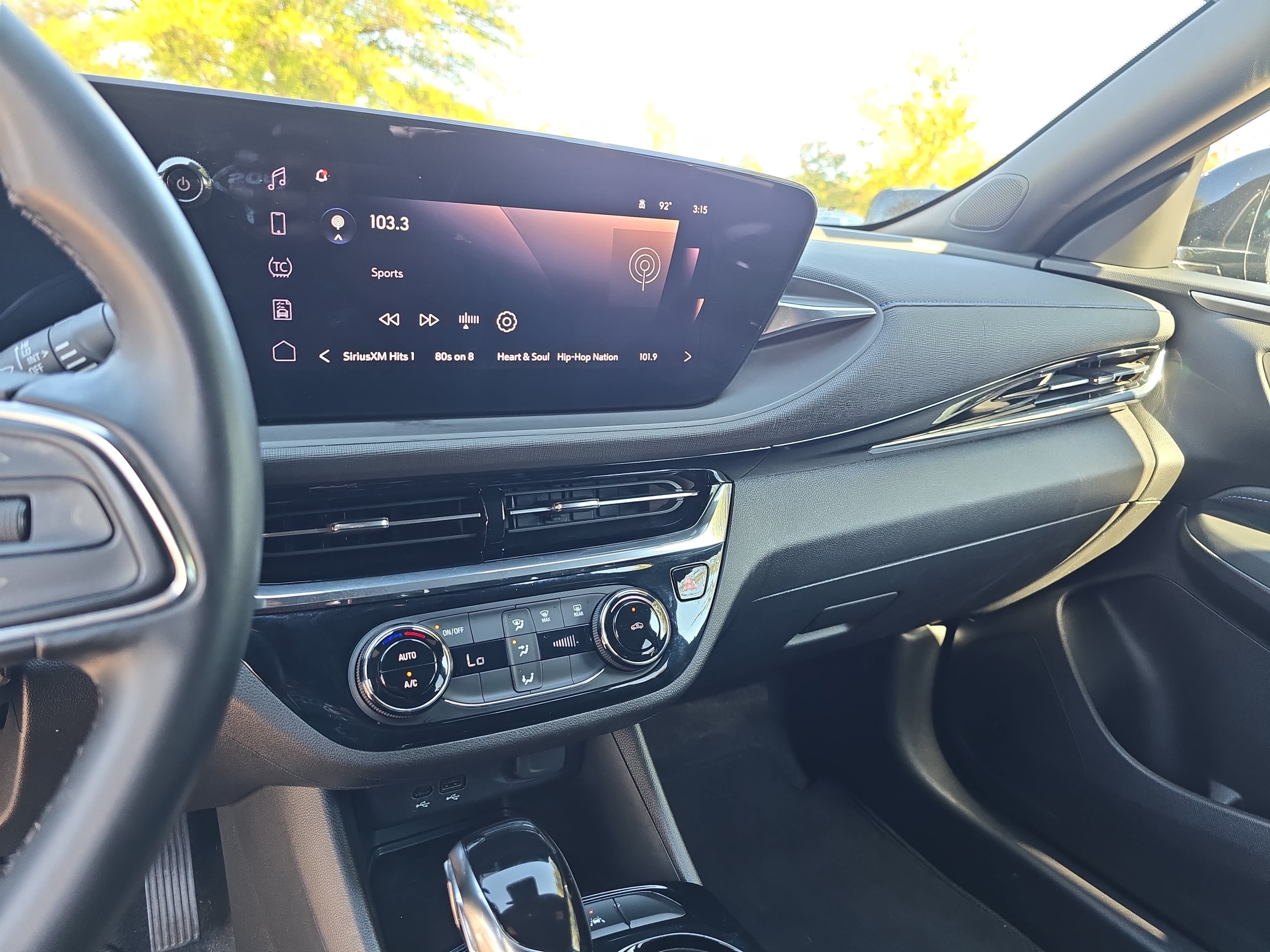 Used 2025 Buick Envista Sport Touring FWD image 18