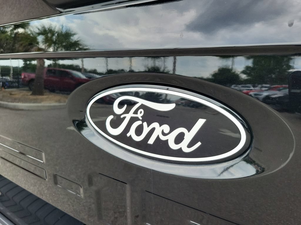 Used 2024 Ford F150 XLT w/ XLT Black Appearance Package RWD image 7