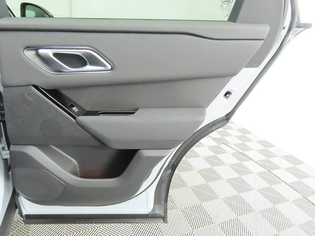 Used 2025 Land Rover Range Rover Velar Dynamic SE AWD/4WD image 27
