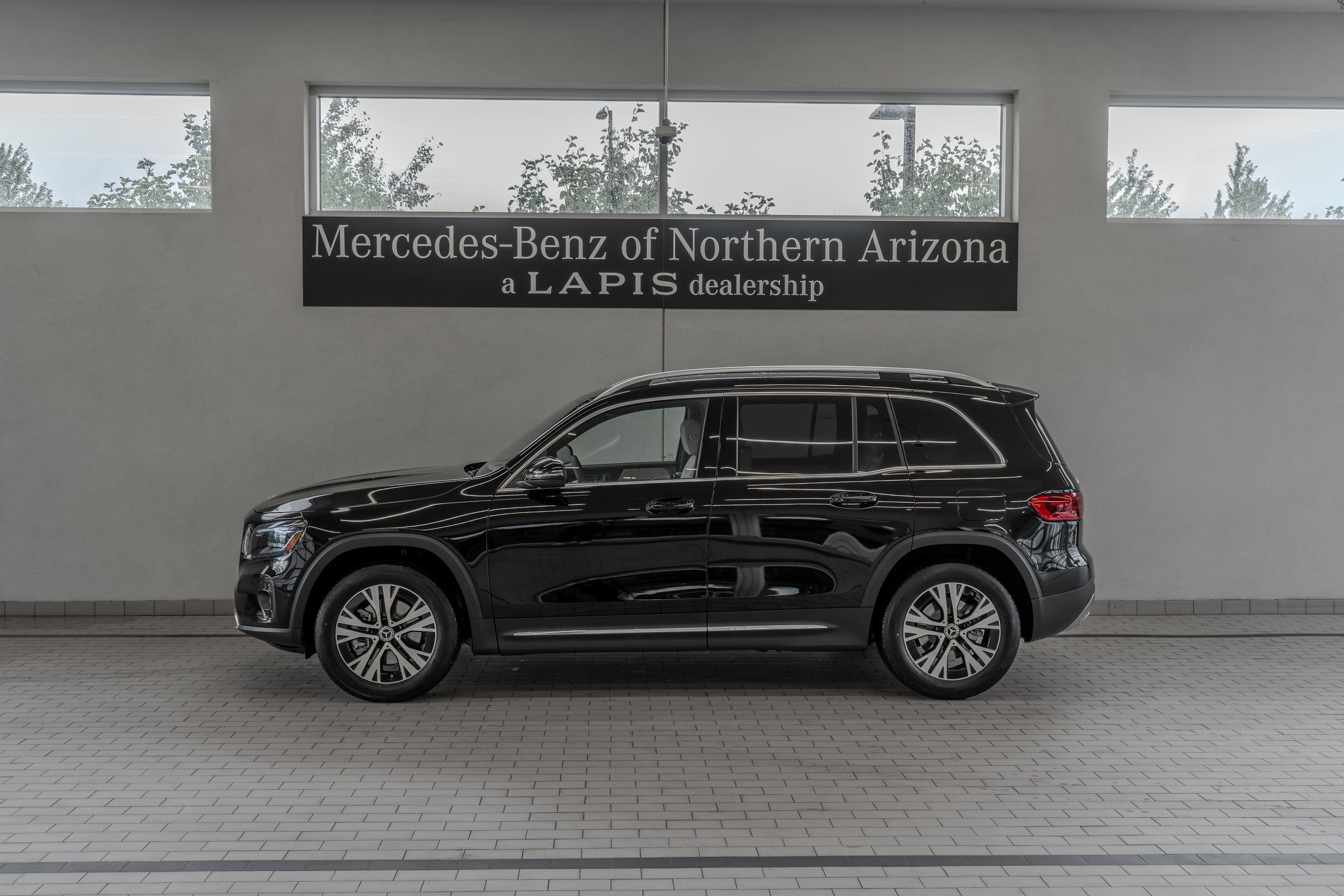 Certified 2026 Mercedes-Benz GLB 250 4MATIC image 2