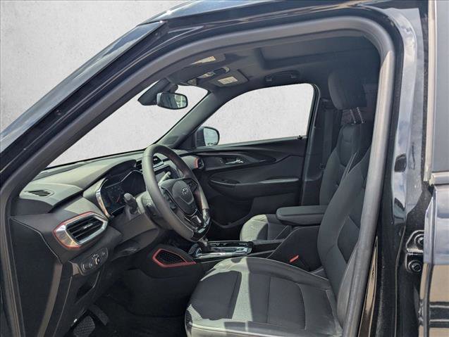 Used 2023 Chevrolet TrailBlazer RS w/ Sun and Liftgate Package image 12