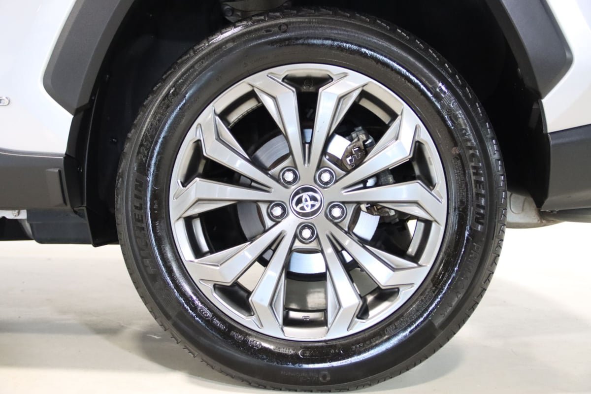 Used 2022 Toyota RAV4 XLE Premium AWD/4WD image 70