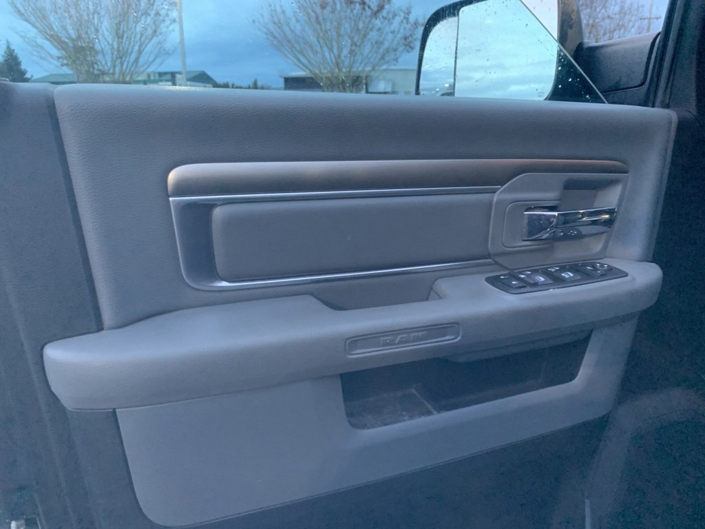 Used 2017 RAM 3500 Big Horn w/ Sport Appearance Group image 10