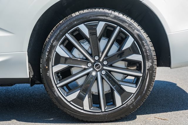 New 2026 Volvo XC60 T8 Ultra w/ Protection Package Premier AWD/4WD image 18