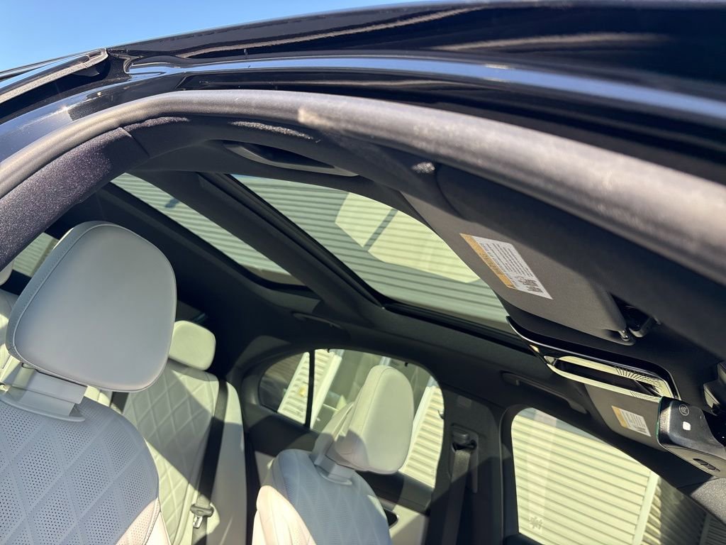 Used 2025 Mercedes-Benz E 450 4MATIC Sedan image 18