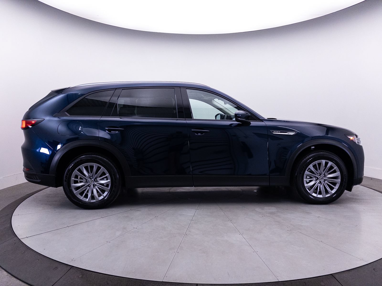Used 2025 MAZDA CX-90 Plug-In Hybrid w/ Preferred AWD/4WD image 44