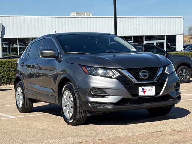 Used 2020 Nissan Rogue Sport S image 2