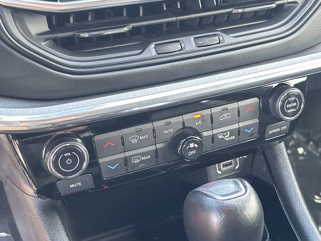 Used 2023 Jeep Compass Limited image 26