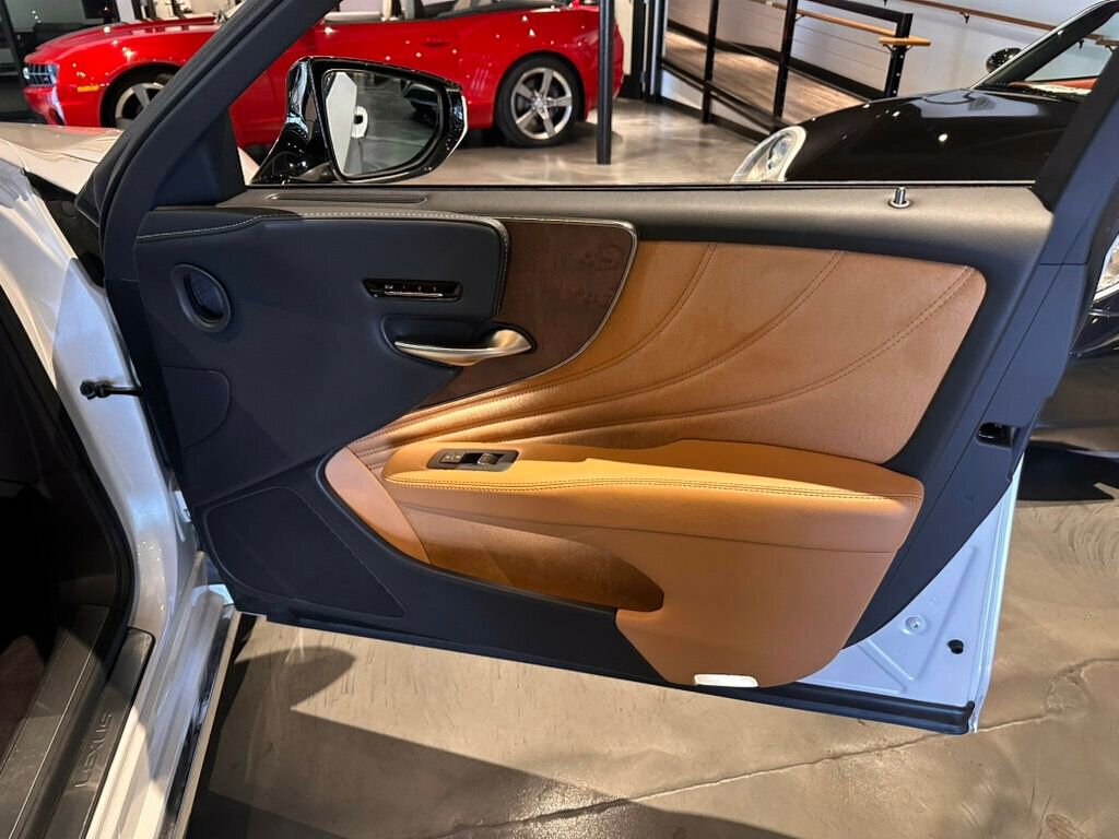 Used 2021 Lexus LS 500 AWD w/ Accessory Package (Z1) image 22