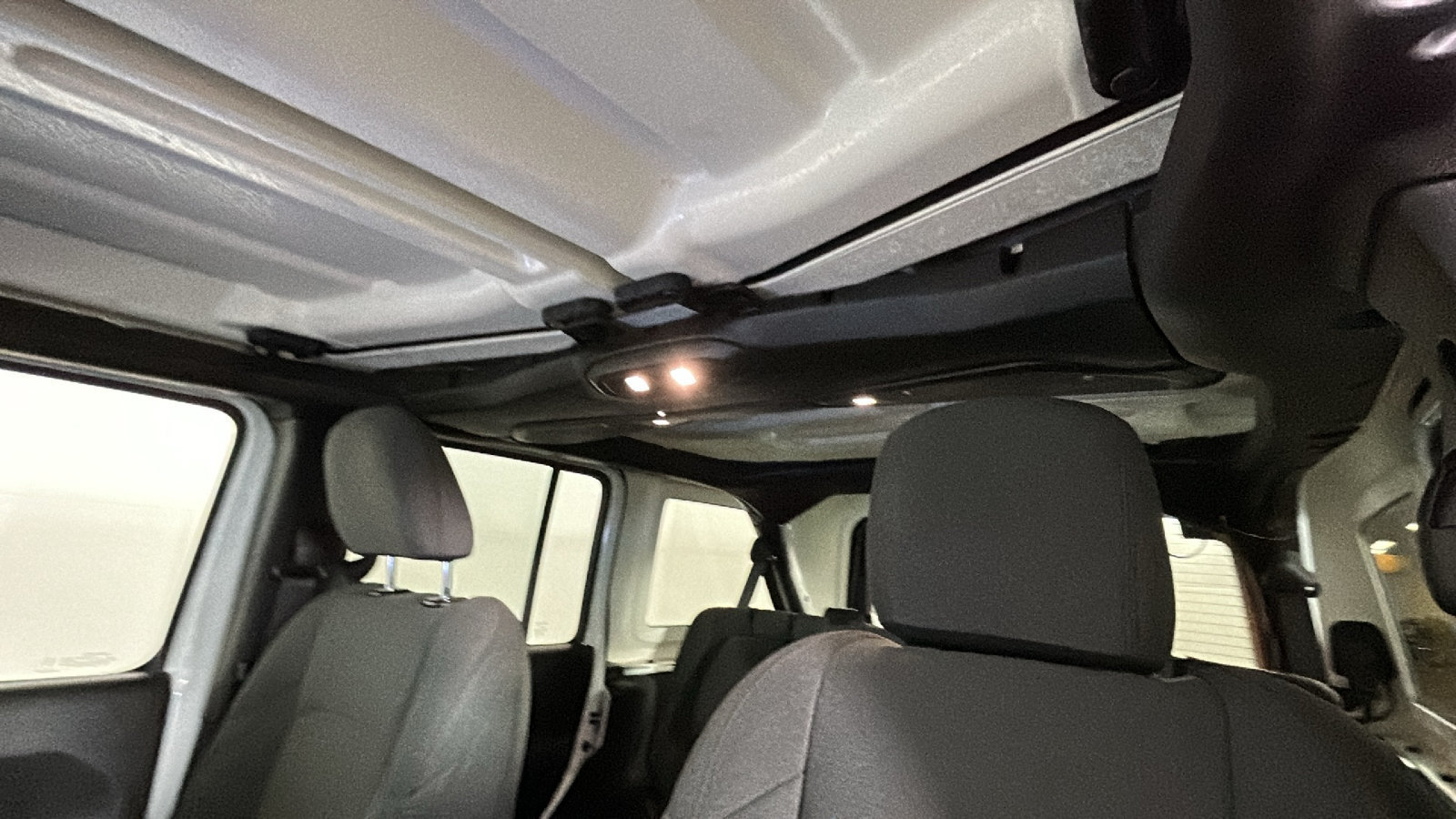 Used 2024 Jeep Wrangler Unlimited AWD/4WD image 14