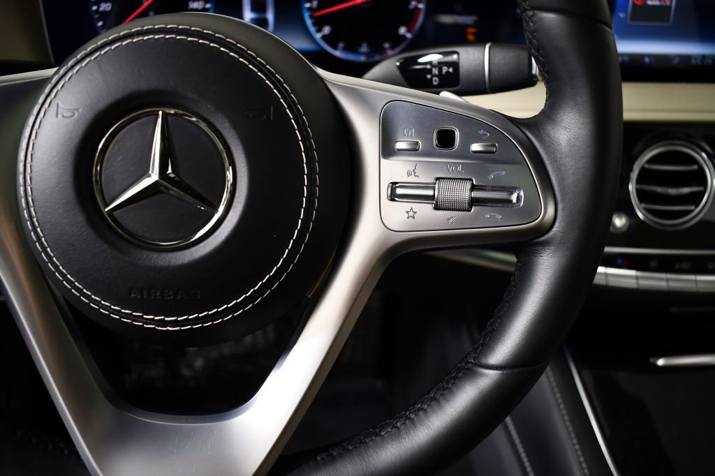 Used 2018 Mercedes-Benz S 560 Sedan image 34