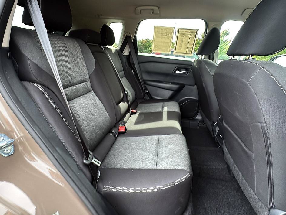 Certified 2025 Nissan Rogue SV AWD/4WD image 23
