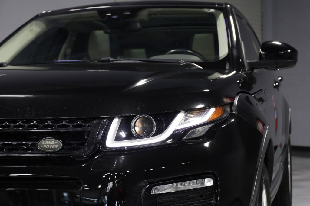 Used 2018 Land Rover Range Rover Evoque SE AWD/4WD image 36