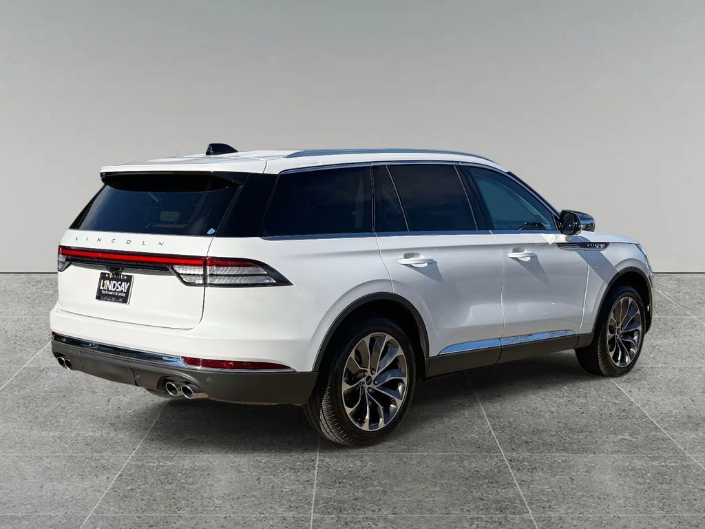 Used 2025 Lincoln Aviator Reserve AWD/4WD image 10