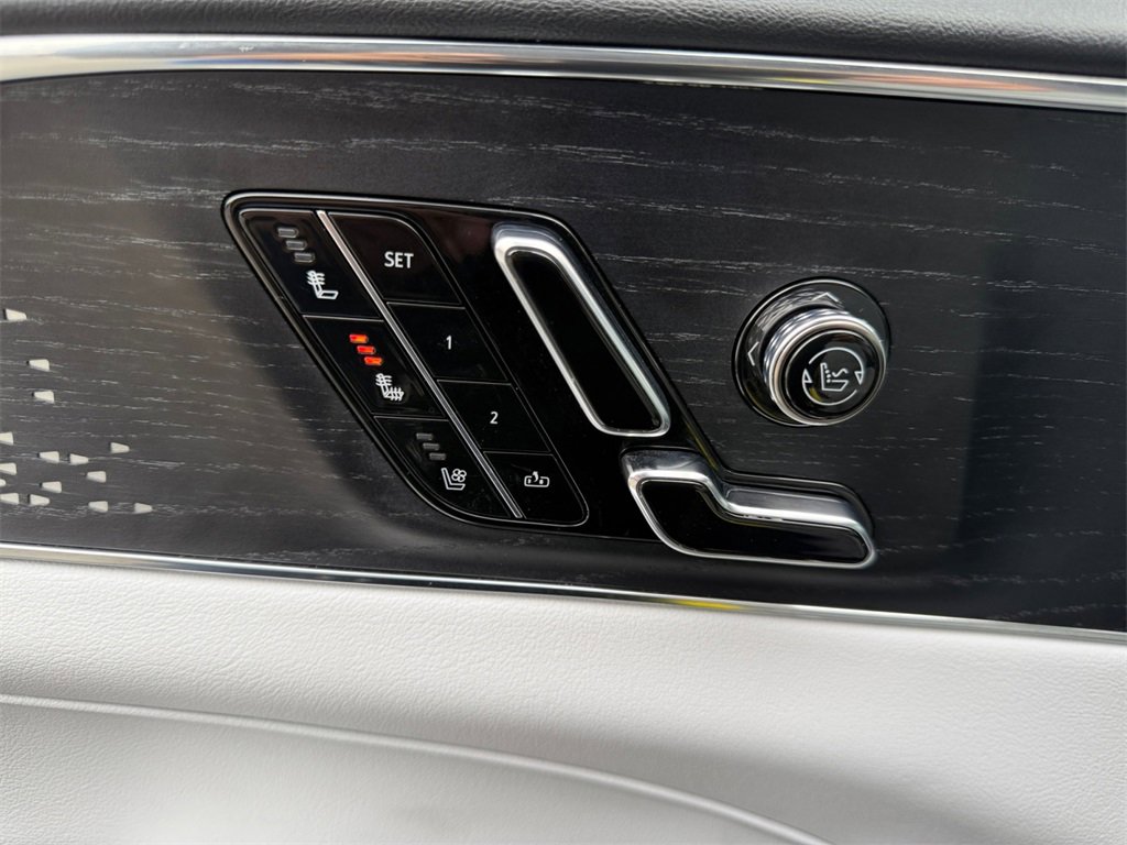 Used 2023 Cadillac Lyriq 2WD image 9