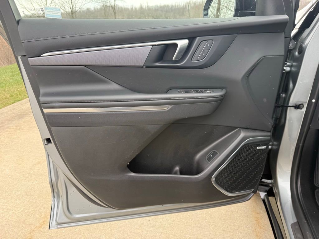 Used 2025 Buick Enclave Sport Touring image 28