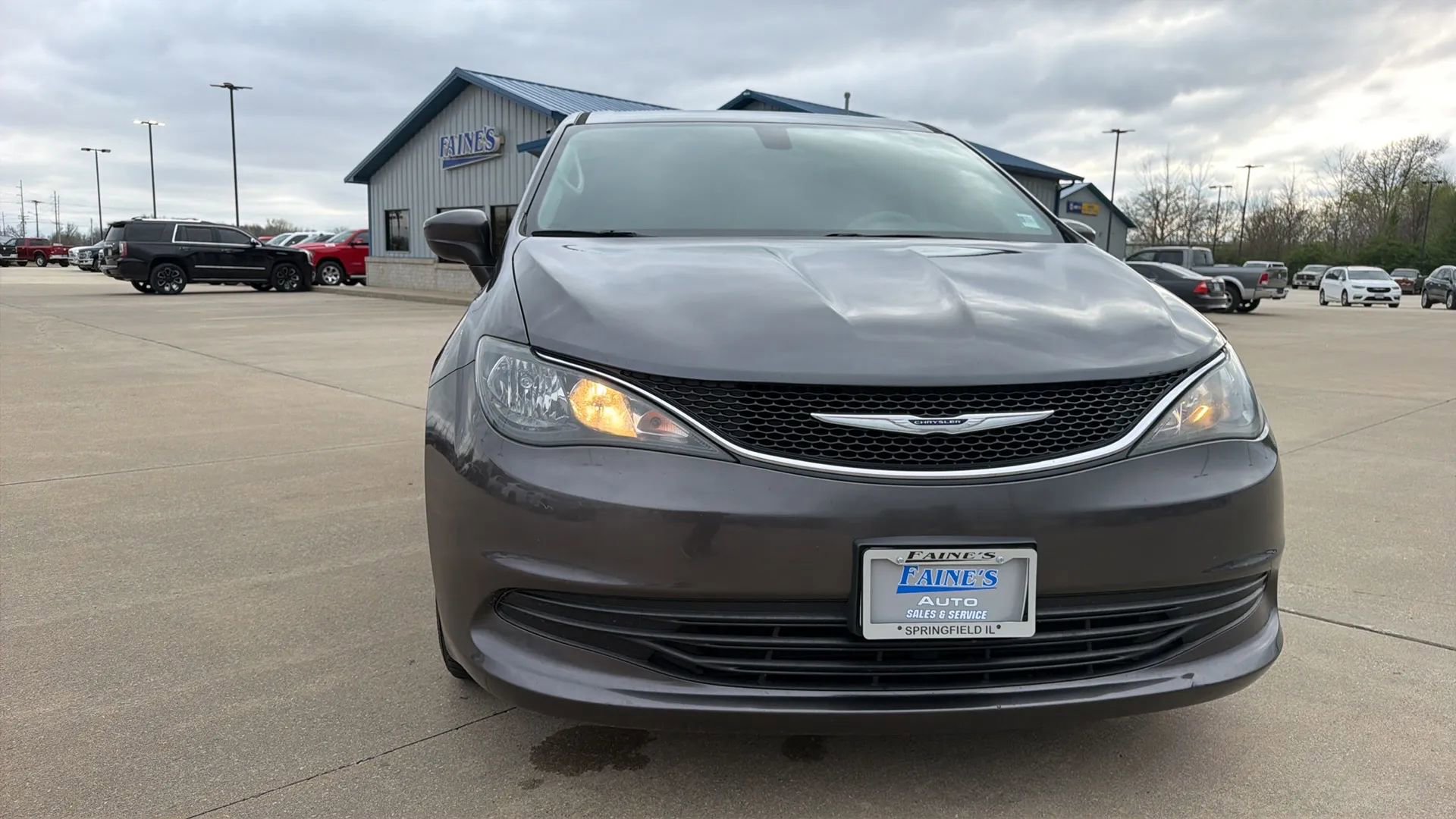 Used 2017 Chrysler Pacifica Touring image 29