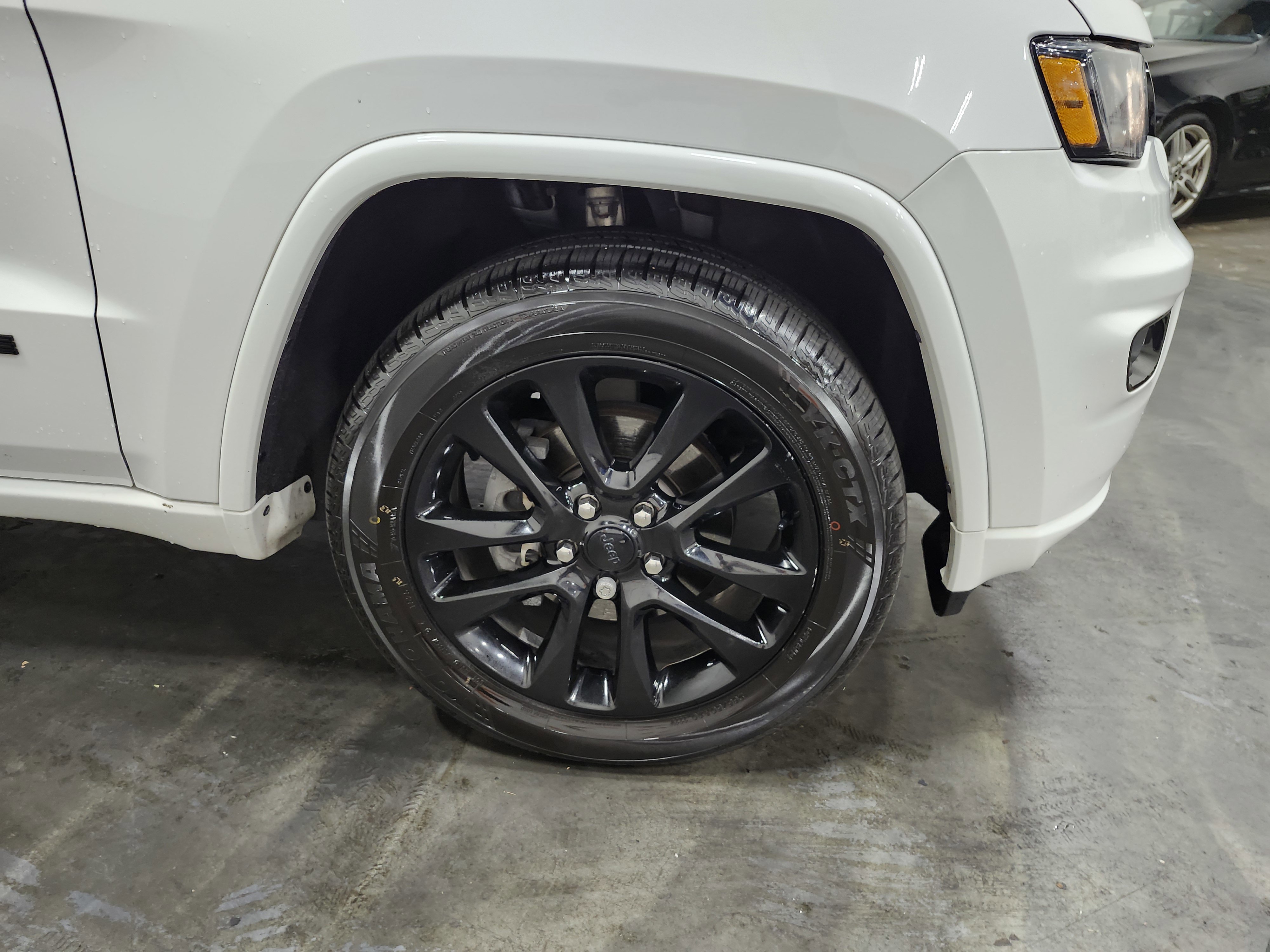 Used 2019 Jeep Grand Cherokee Altitude image 13