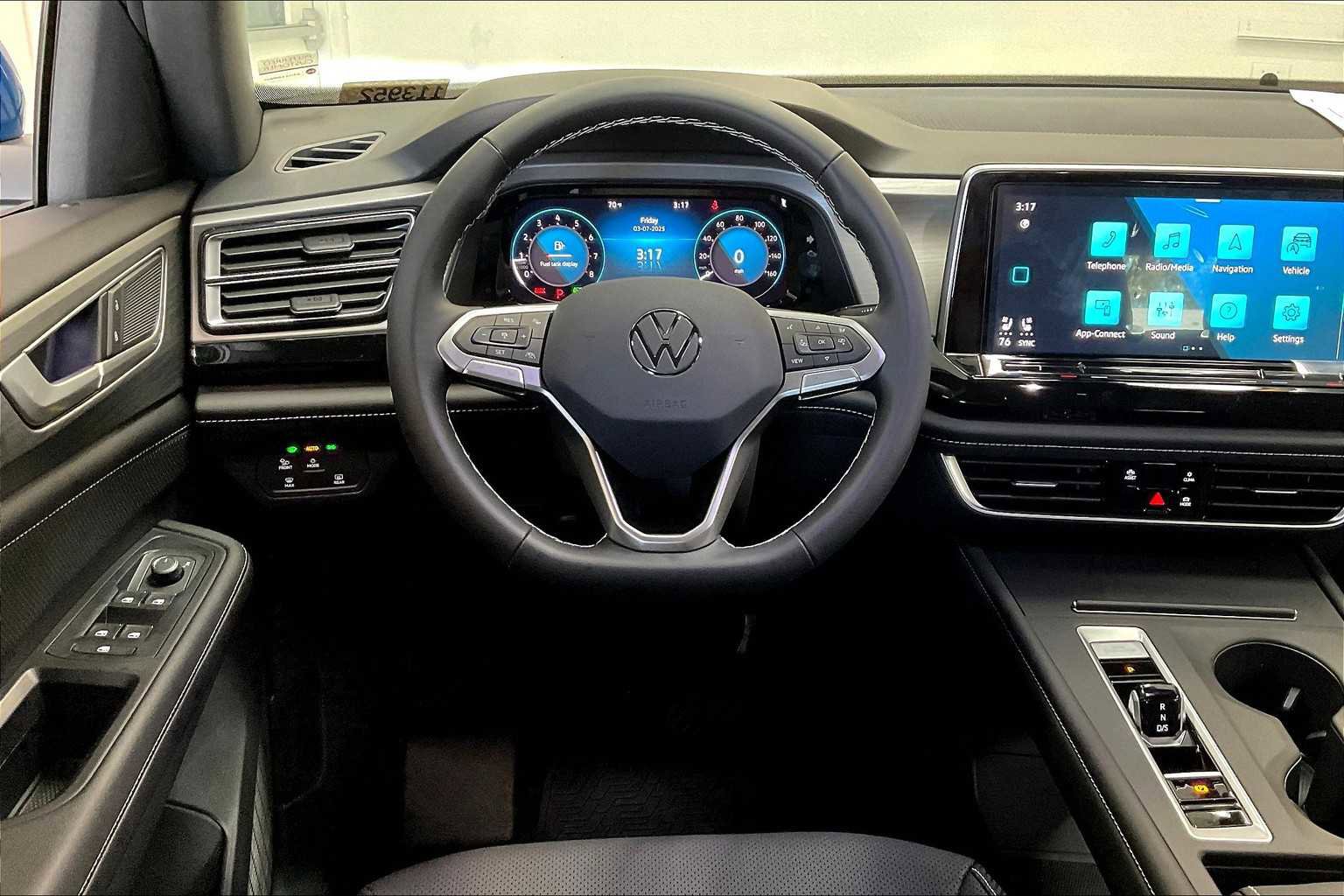 New 2025 Volkswagen Atlas Cross Sport SE image 15