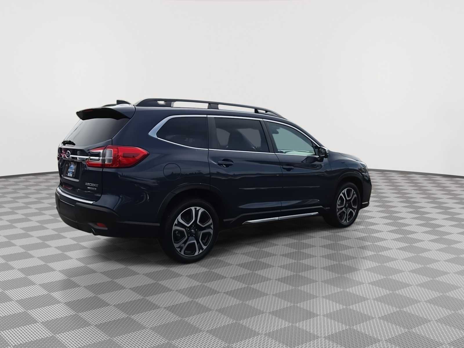 Used 2023 Subaru Ascent Limited w/ Technology Package AWD/4WD image 8
