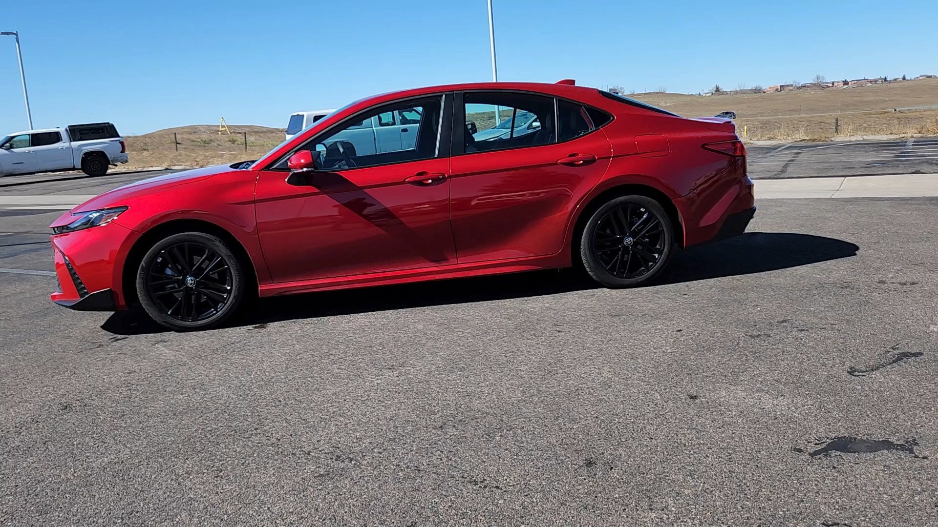 Used 2025 Toyota Camry SE w/ Convenience Package image 2