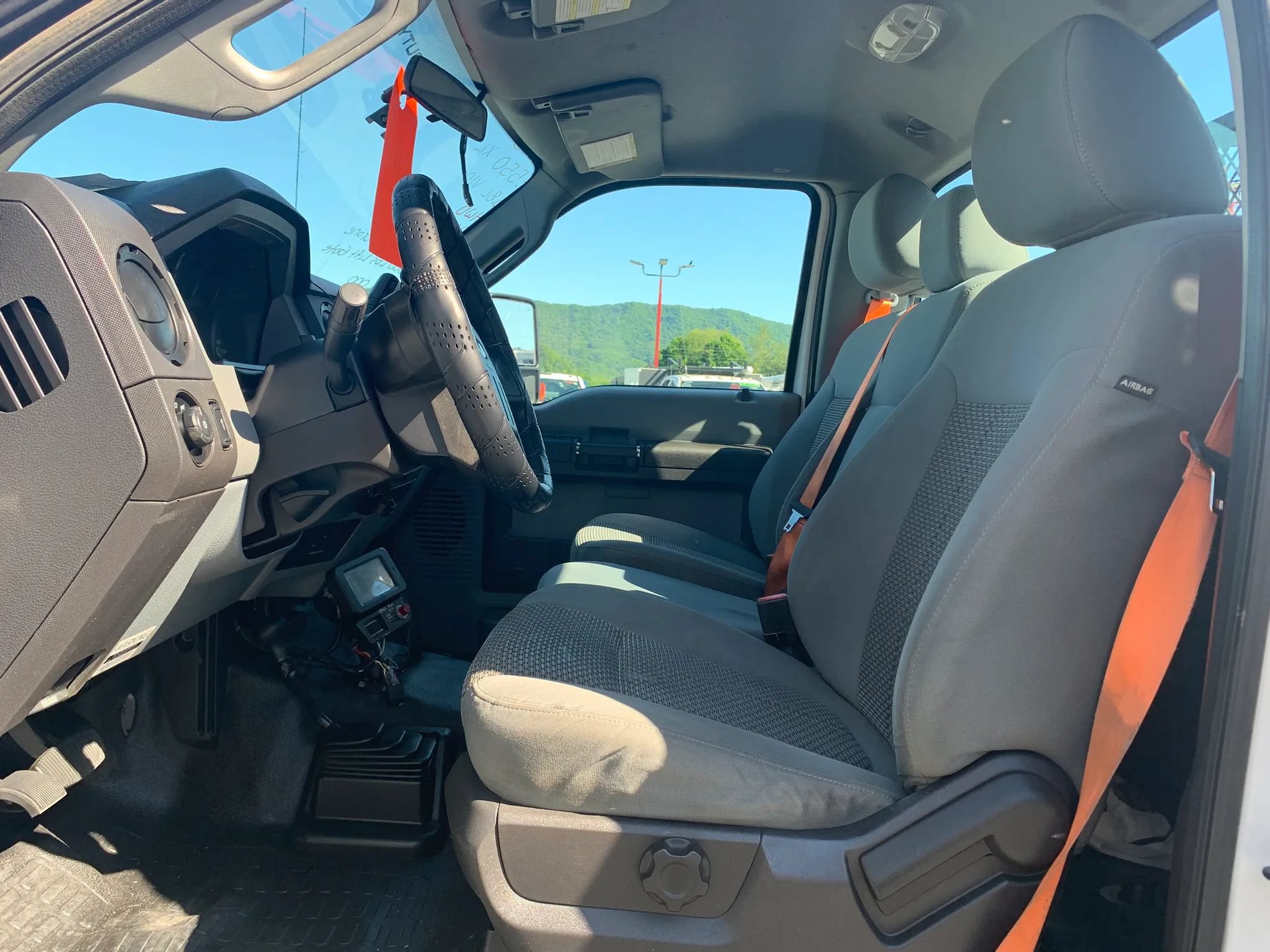 Used 2015 Ford F550 4x4 Regular Cab Super Duty image 10
