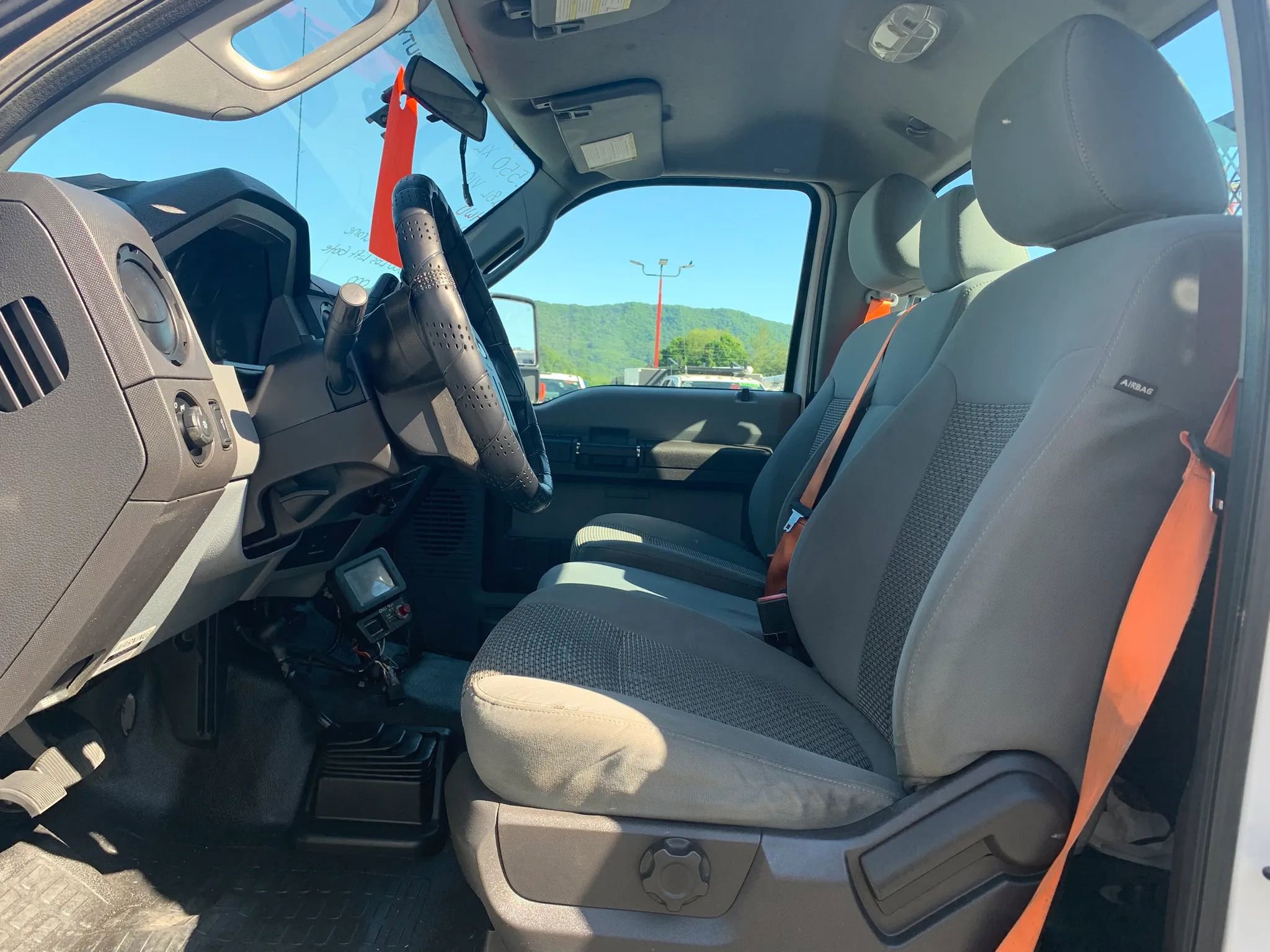 Used 2015 Ford F550 4x4 Regular Cab Super Duty image 10