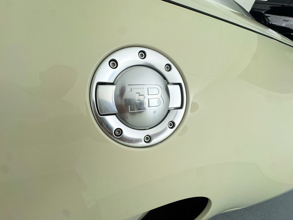 Used 2011 Bugatti Veyron AWD/4WD image 23