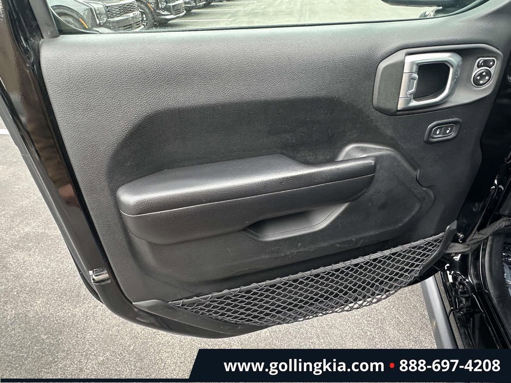 Used 2020 Jeep Wrangler Unlimited Rubicon w/ Dual Top Group image 13