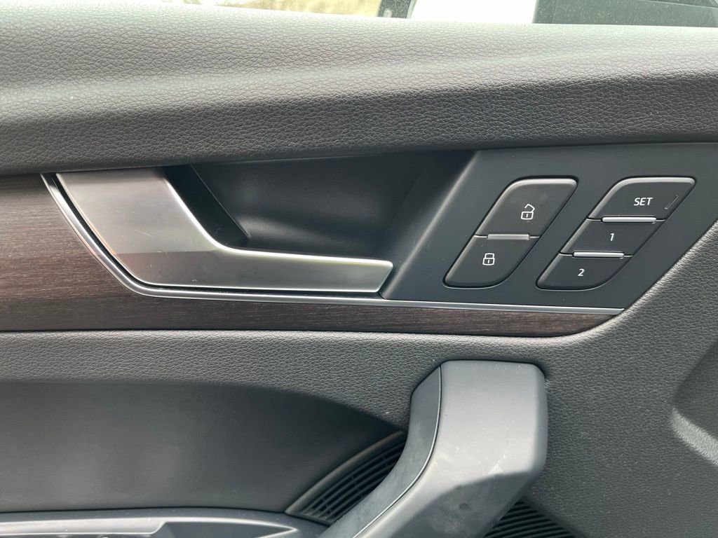 Used 2022 Audi Q5 2.0T Premium Plus w/ Premium Plus Package image 23