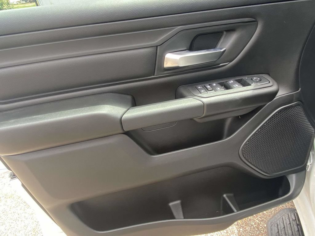 New 2026 RAM 1500 Express AWD/4WD image 14