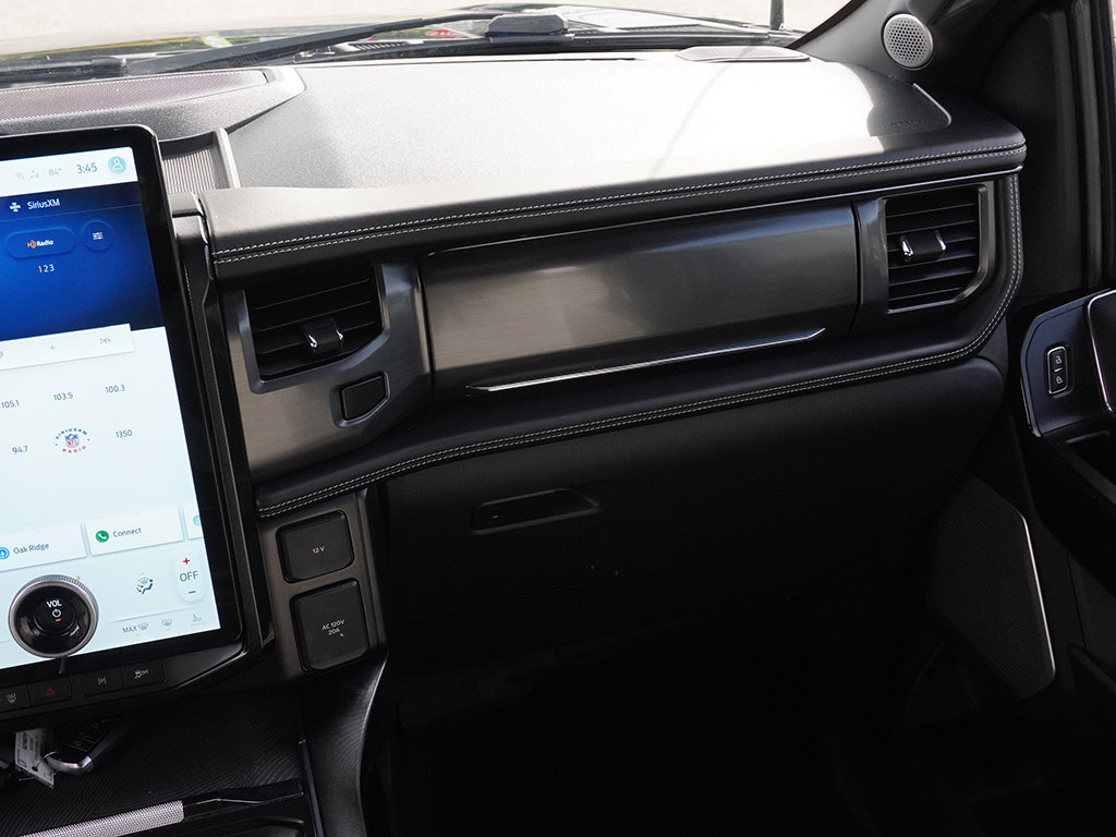 Used 2023 Ford F150 Lightning Platinum AWD/4WD image 31