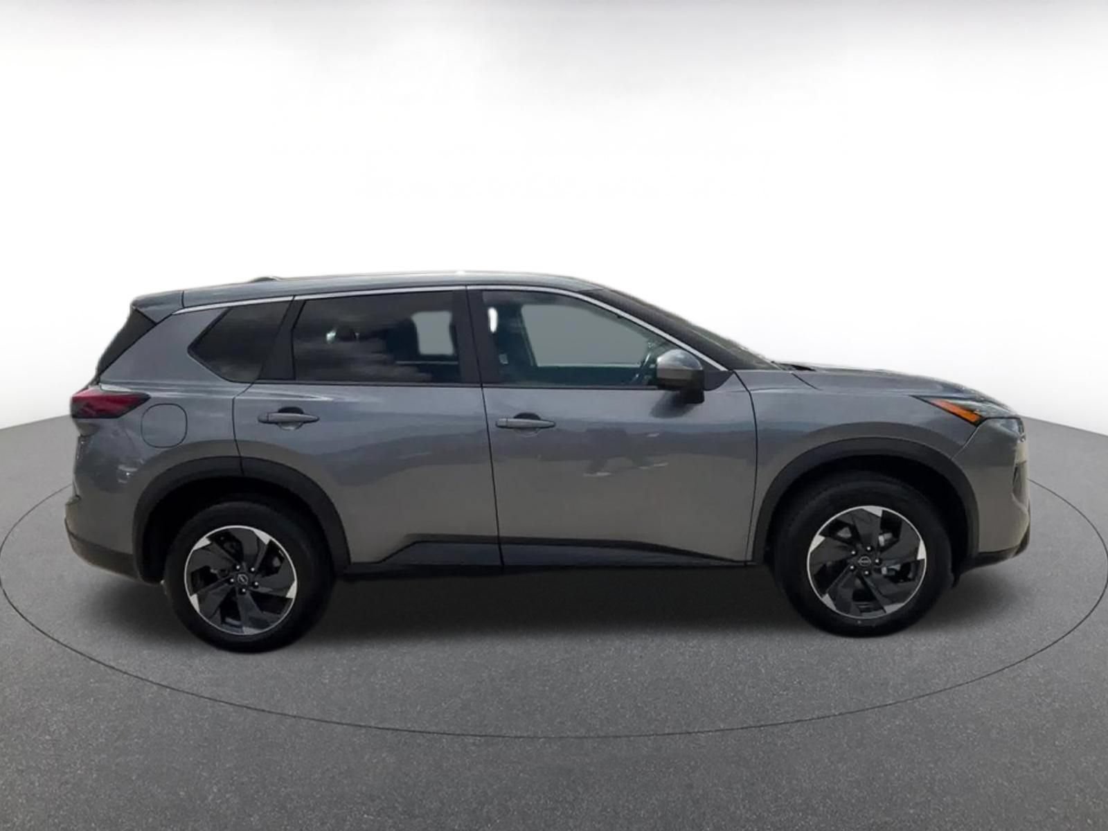 Used 2025 Nissan Rogue SV FWD image 16