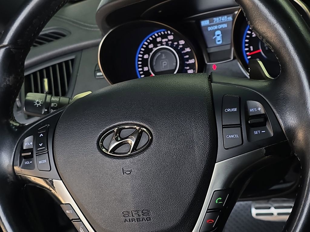 Used 2014 Hyundai Genesis 3.8 RWD image 21