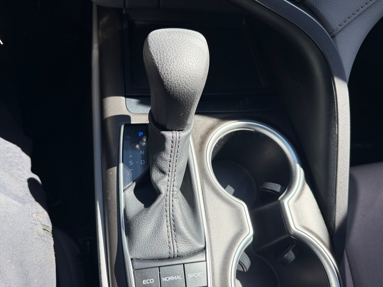 Used 2023 Toyota Camry LE FWD image 25