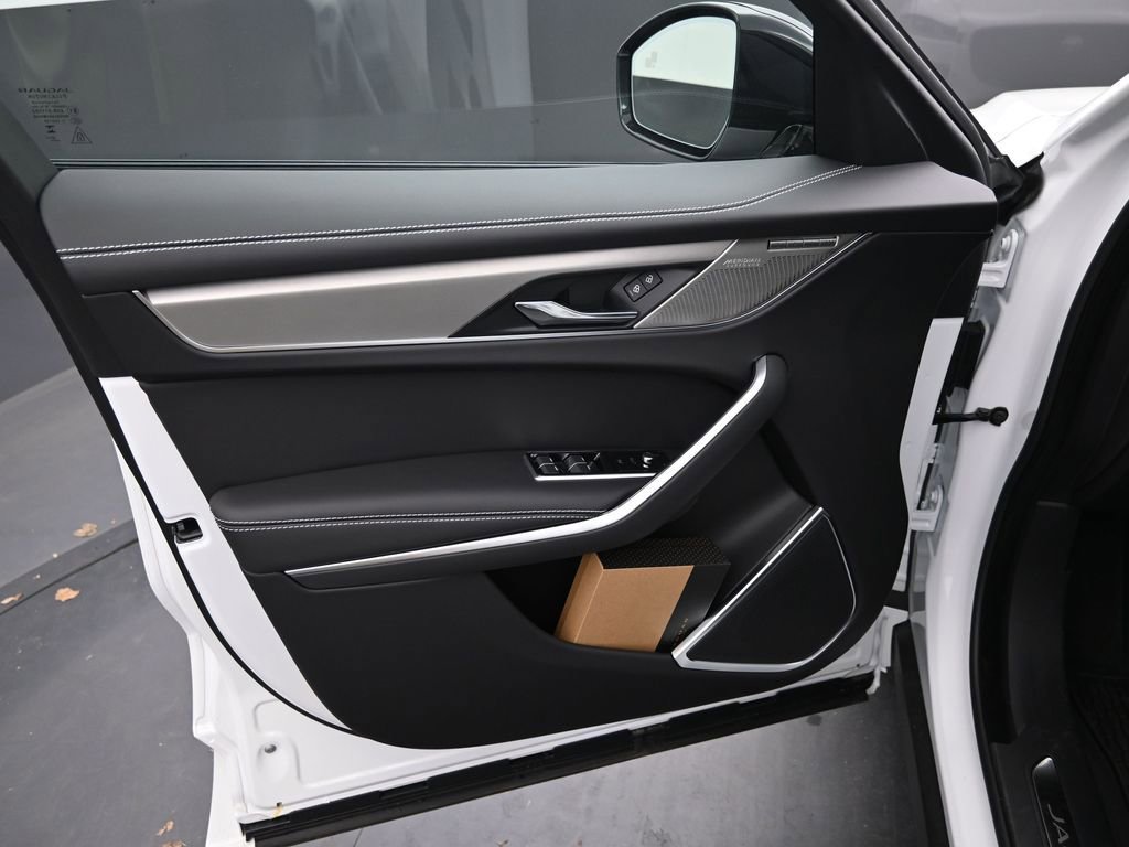 New 2026 Jaguar F-PACE R-Dynamic S image 19