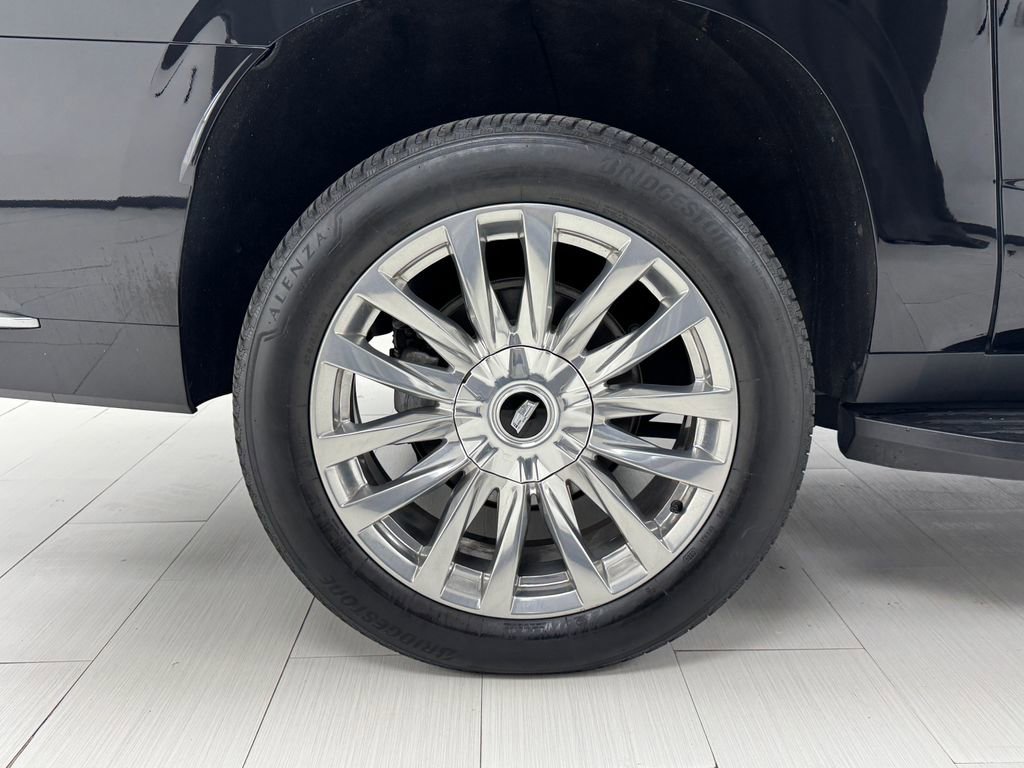 Used 2024 Cadillac Escalade ESV Premium Luxury image 47