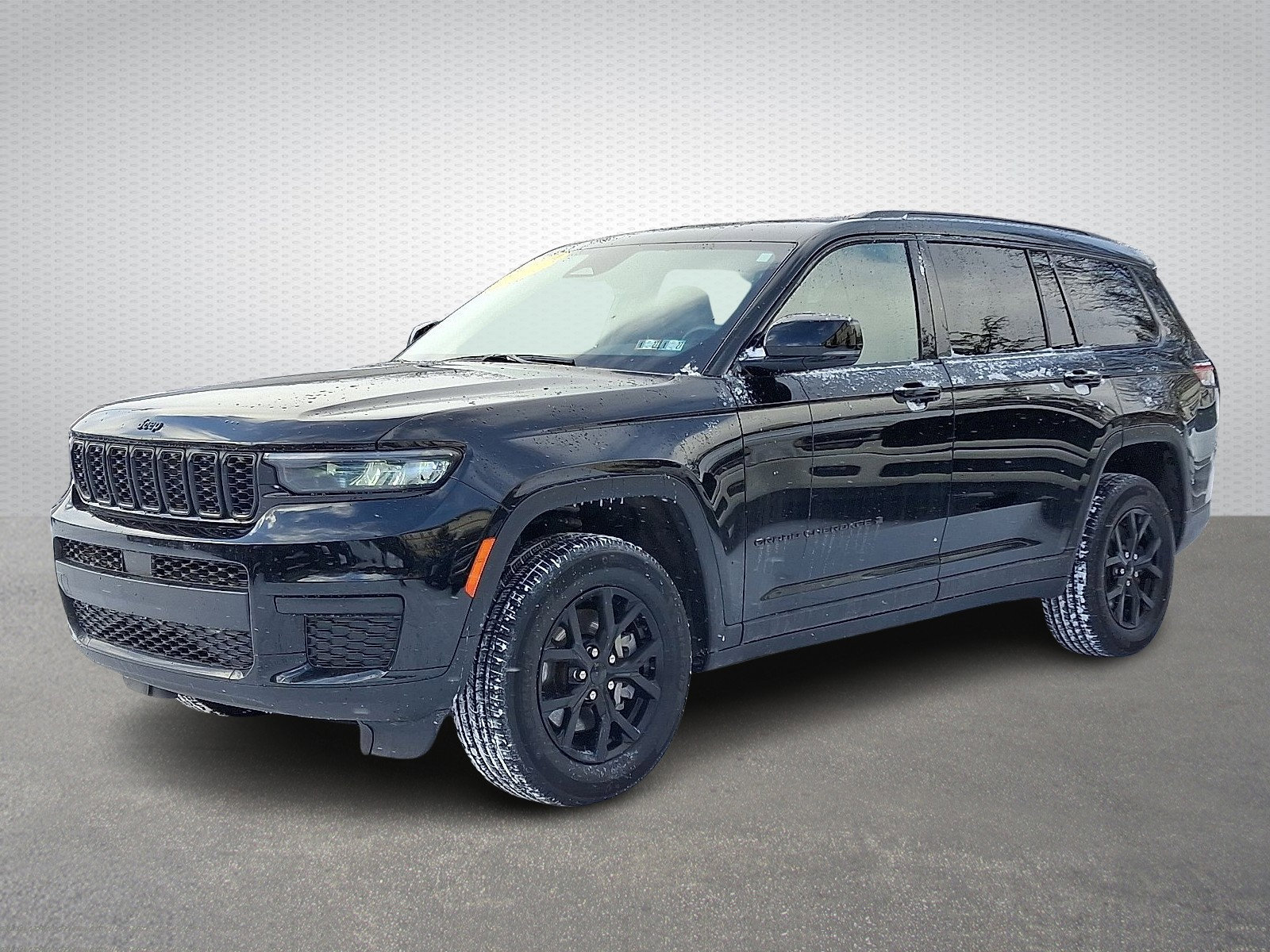 Certified 2024 Jeep Grand Cherokee L Laredo image 3