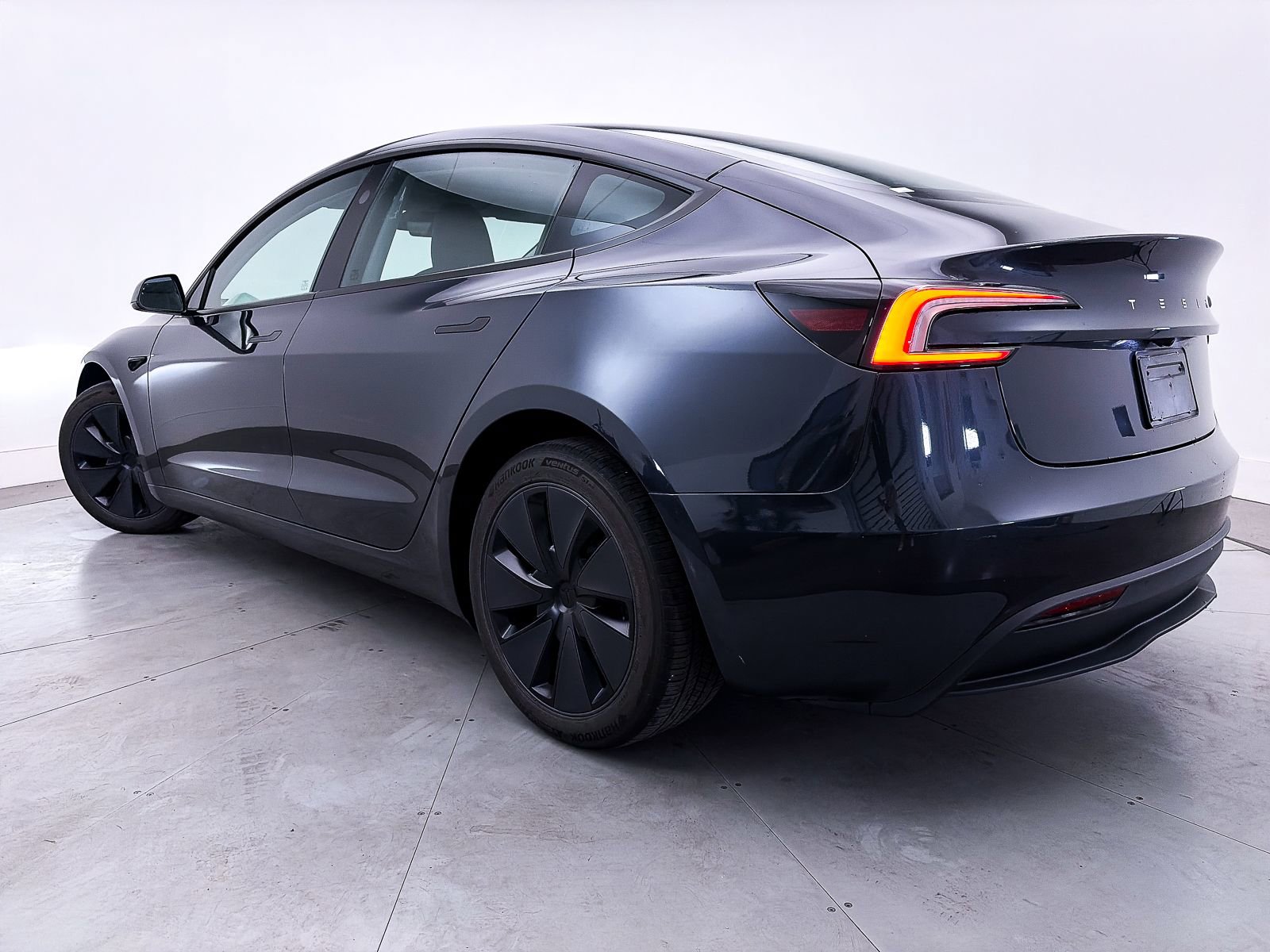 Used 2024 Tesla Model 3 Standard Range image 2