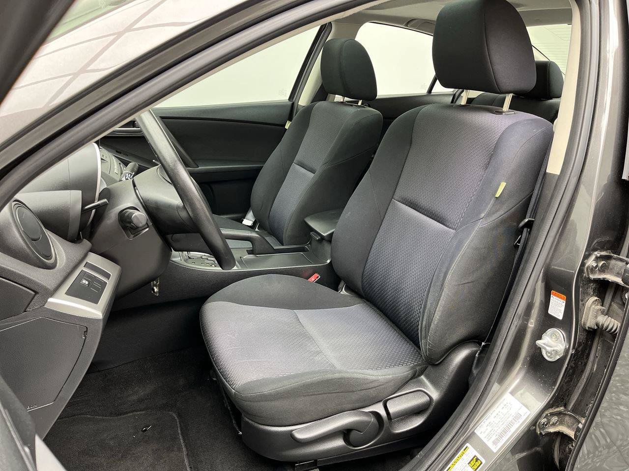 Used 2010 MAZDA MAZDA3 i Touring FWD image 8