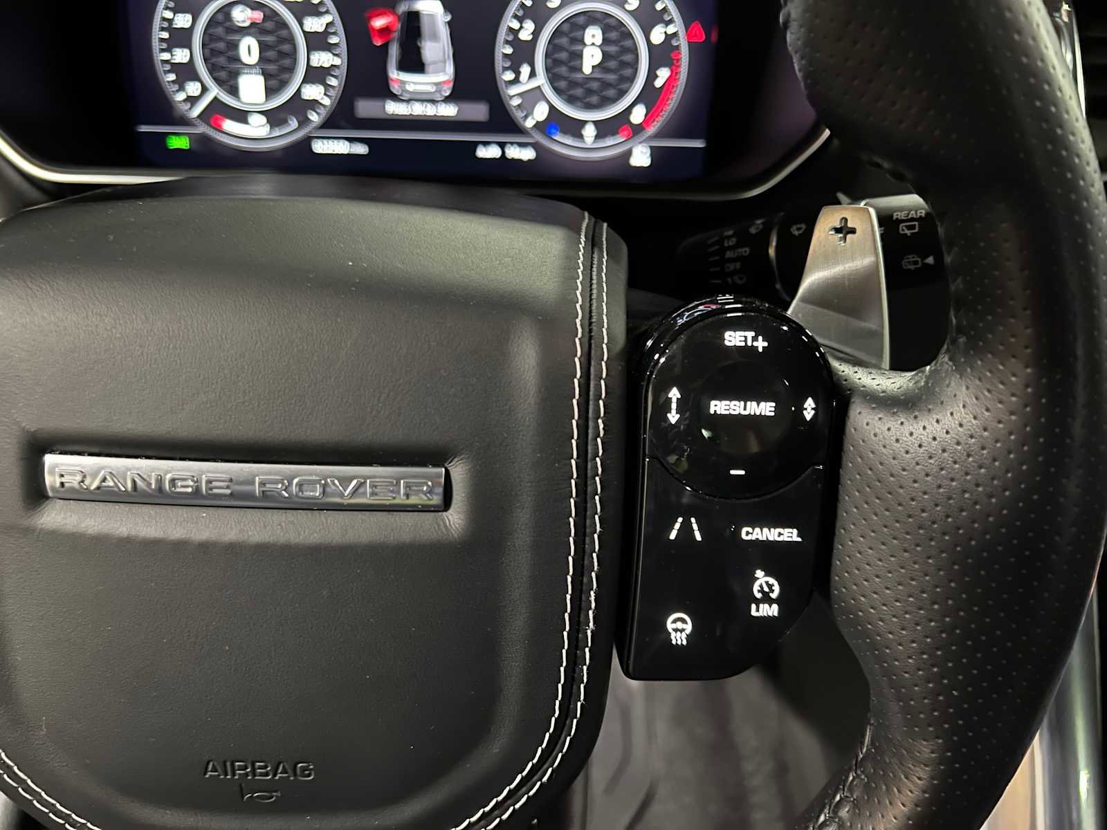 Used 2021 Land Rover Range Rover Sport SVR Carbon Edition image 28