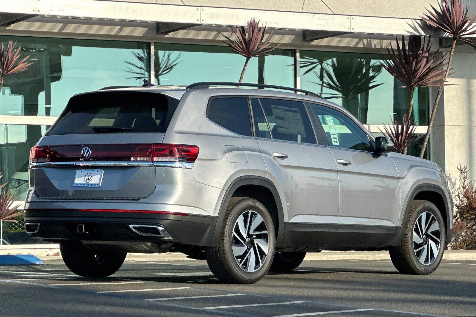 New 2026 Volkswagen Atlas SE FWD image 5