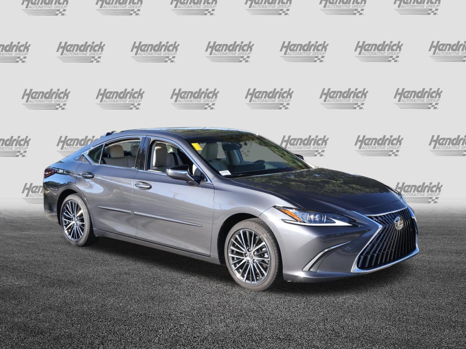 Used 2025 Lexus ES 350 w/ Premium Package FWD image 2