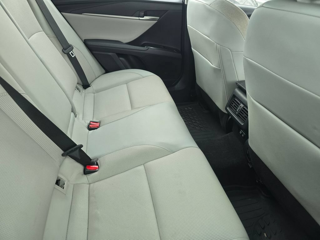 Used 2025 Toyota Camry XLE AWD/4WD image 13
