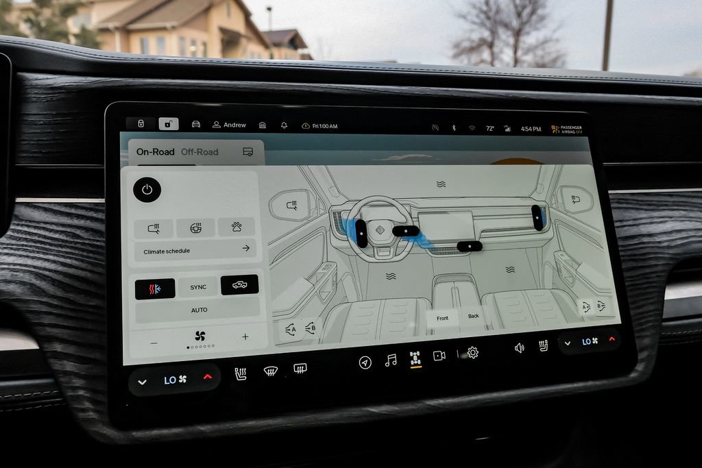 Used 2022 Rivian R1T Adventure image 27