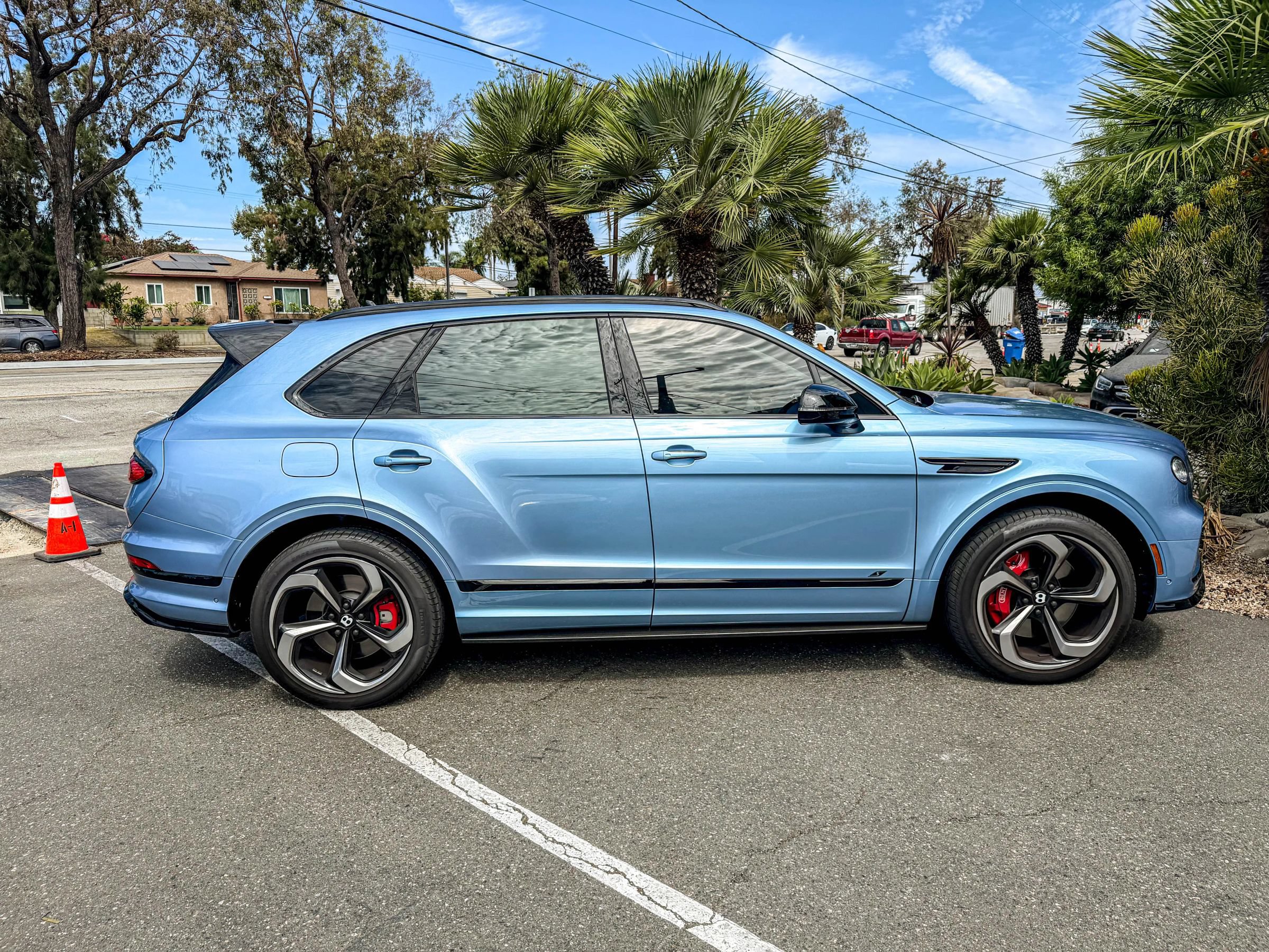 Used 2022 Bentley Bentayga AWD/4WD image 16