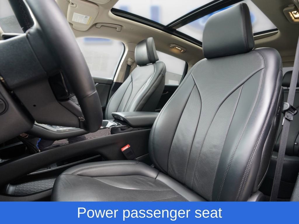 Used 2023 Lincoln Nautilus Reserve image 12