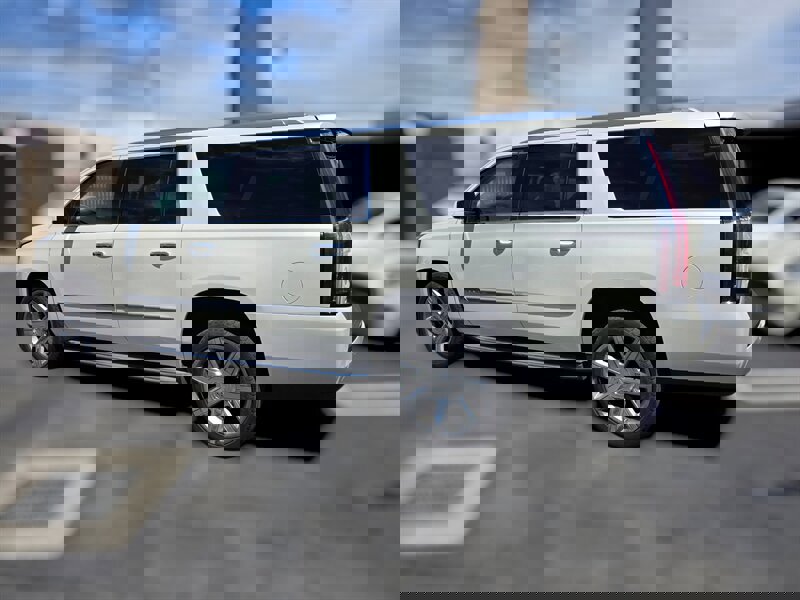 Used 2015 Cadillac Escalade ESV Luxury RWD image 6