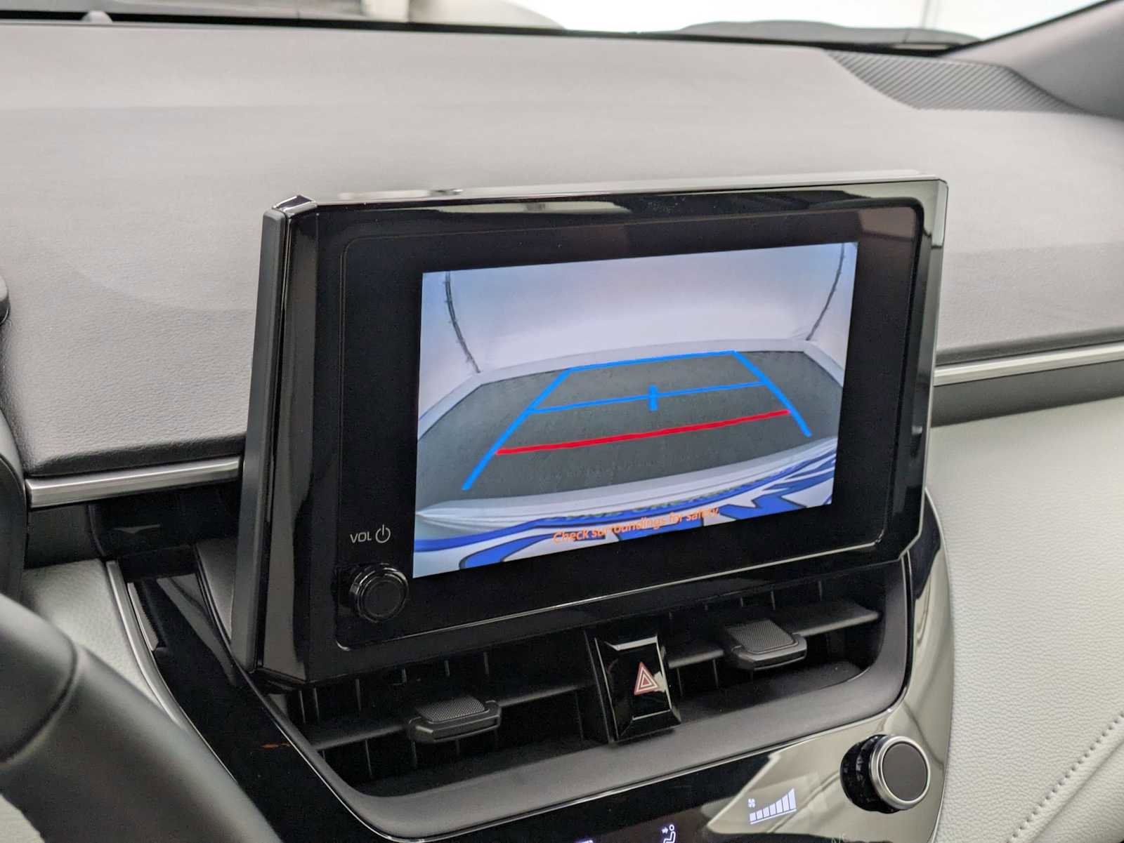 Used 2025 Toyota Corolla SE w/ Convenience Package FWD image 29