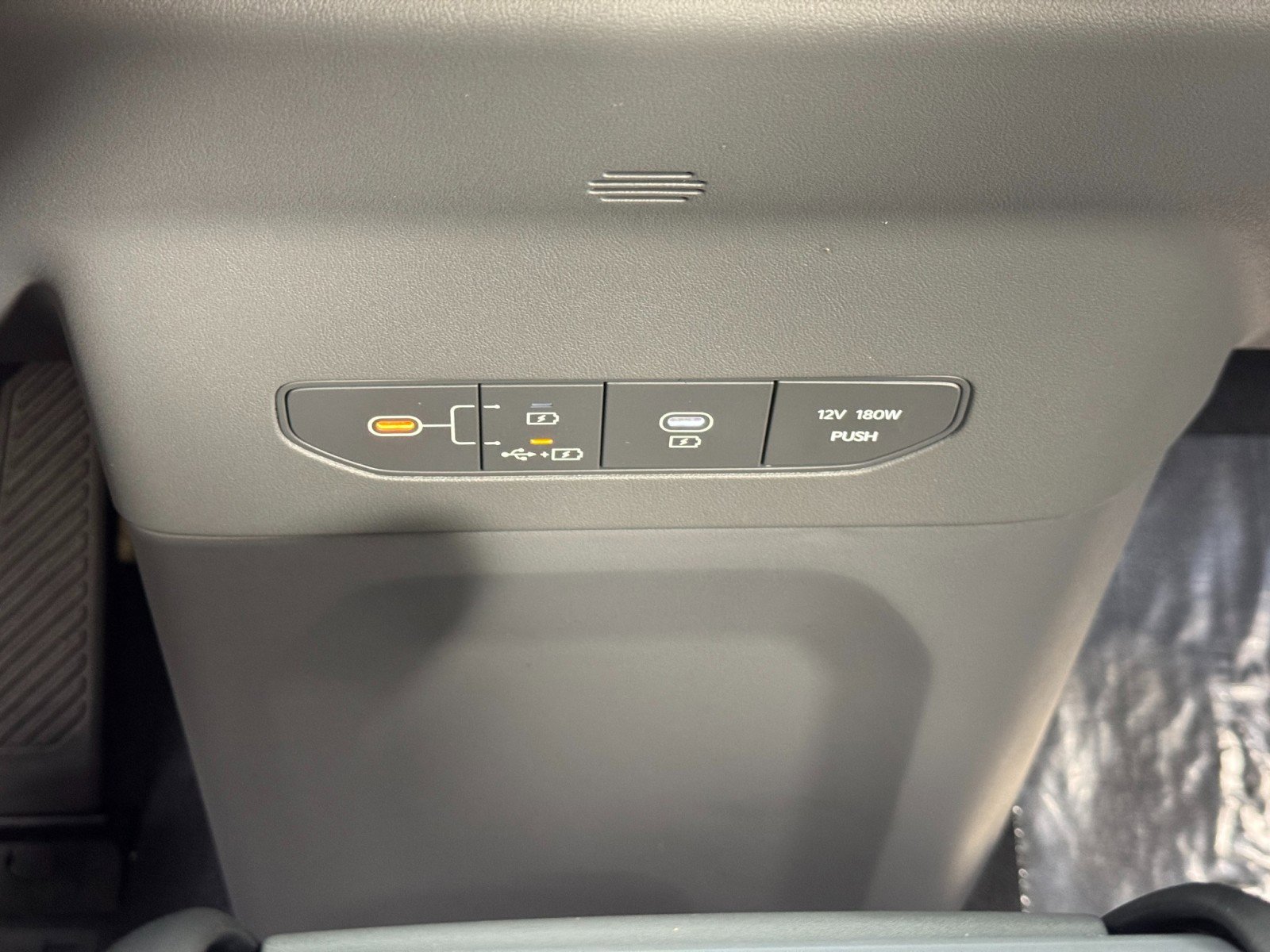 Used 2026 Kia EV9 Land image 34